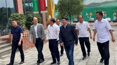 中国建筑金属结构协会会长郝际平一行考察川威装配式建筑